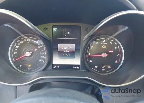 2016 Mercedes-Benz C 300 Sport z USA, uszkodzony, nr VIN 55SWF4JB2GU124250